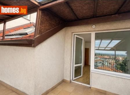 Тристаен, 94m²