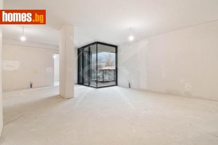 Тристаен, 133m²