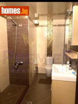 Тристаен, 104m²