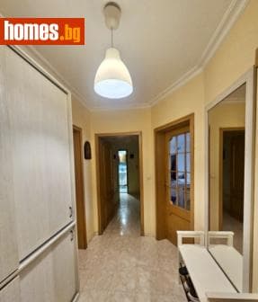 Тристаен, 115m²