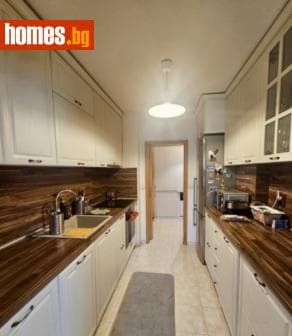 Тристаен, 115m²