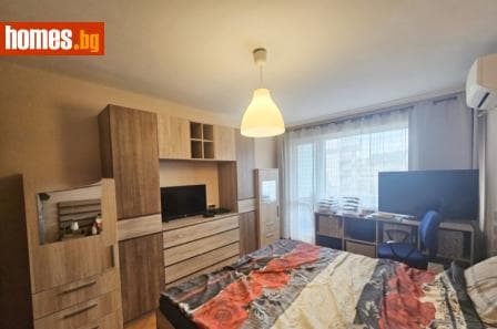 Тристаен, 115m²
