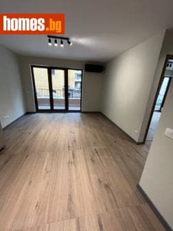 Тристаен, 80m²