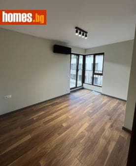 Тристаен, 80m²