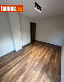 Тристаен, 80m²