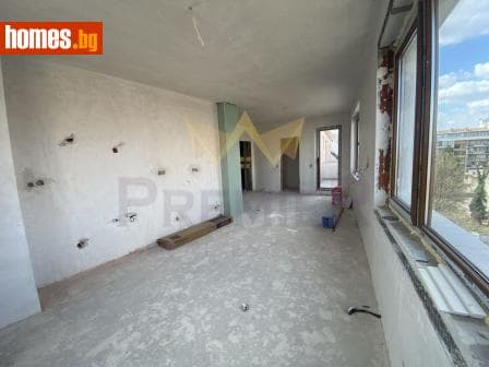 Тристаен, 135m²