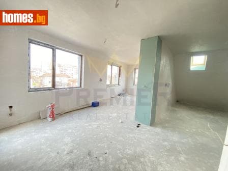 Тристаен, 135m²
