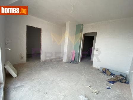 Тристаен, 135m²