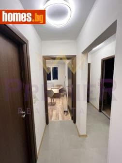 Тристаен, 84m²