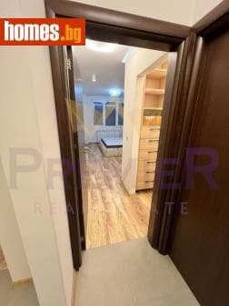 Тристаен, 84m²