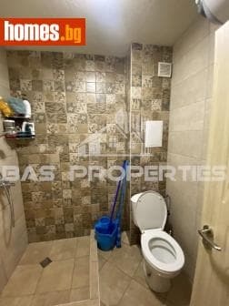 Тристаен, 66m²