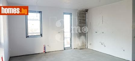 Тристаен, 206m²
