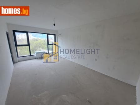 Тристаен, 107m²