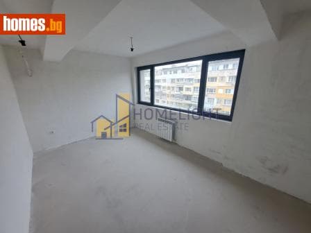 Тристаен, 107m²