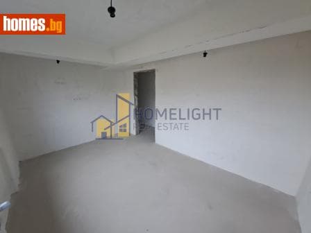 Тристаен, 107m²