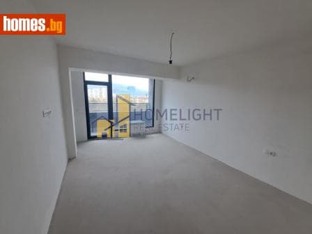 Тристаен, 110m²