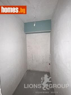 Тристаен, 121m²