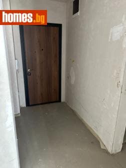 Тристаен, 102m²