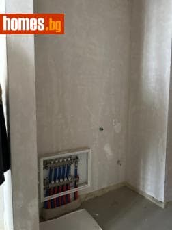 Тристаен, 102m²