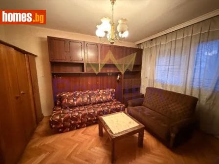 Тристаен, 102m²