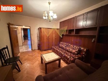 Тристаен, 102m²