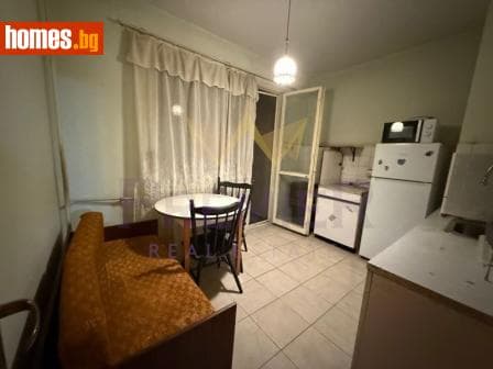 Тристаен, 102m²