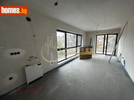 Тристаен, 95m²