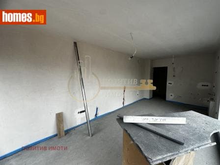Тристаен, 95m²