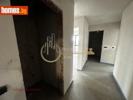 Тристаен, 95m²