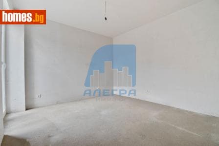 Тристаен, 103m²