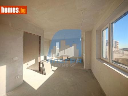 Тристаен, 146m²