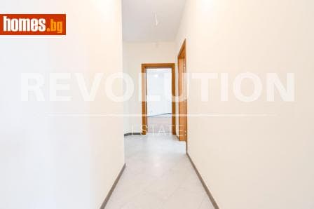 Тристаен, 190m²