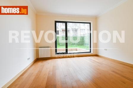 Тристаен, 190m²