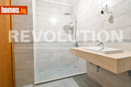 Тристаен, 190m²