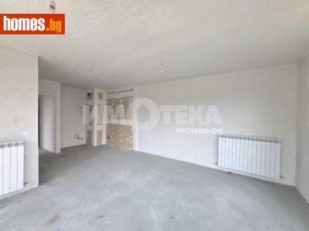 Тристаен, 102m²