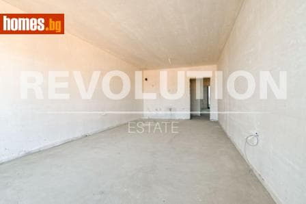Тристаен, 125m²