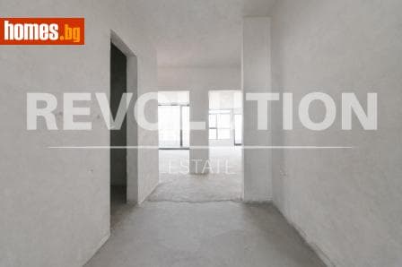 Тристаен, 125m²