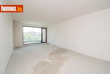 Тристаен, 103m²
