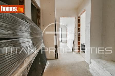 Тристаен, 98m²
