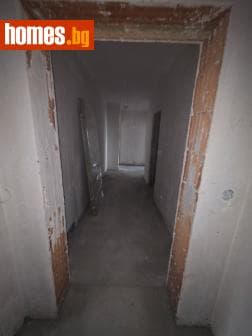 Тристаен, 93m²