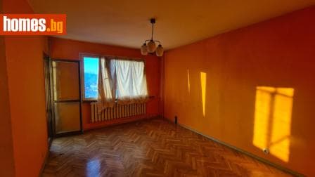 Тристаен, 90m²