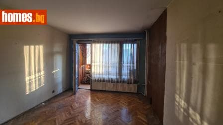 Тристаен, 90m²