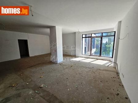 Тристаен, 129m²