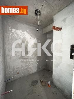Тристаен, 95m²