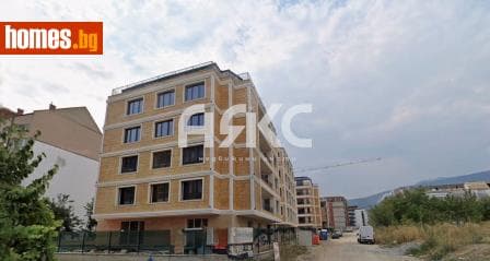Тристаен, 95m²
