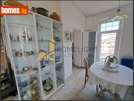 Тристаен, 120m²