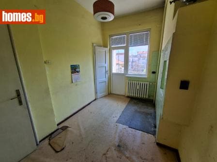 Тристаен, 110m²