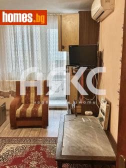 Тристаен, 80m²