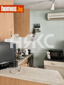 Тристаен, 80m²
