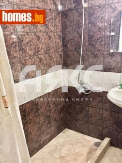 Тристаен, 80m²